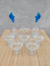 Set in vetro coppette e bortiglie