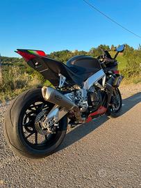 Aprilia rsv4 factory