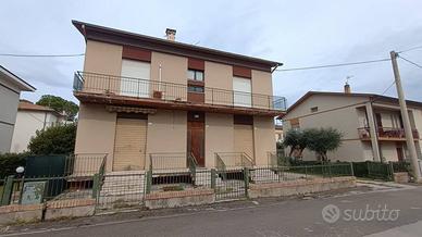 Villa di 402 m² con più di 5 locali e box auto dop