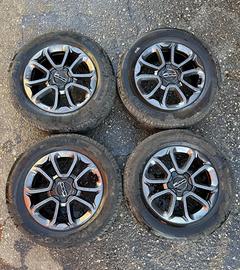 Cerchi in lega con gomme Fiat 500x da 16 (215/60/1