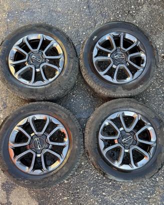 Cerchi in lega con gomme Fiat 500x da 16 (215/60/1