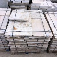 Pavimento in pietra di recupero selezionate