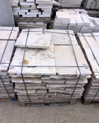 Pavimento in pietra di recupero selezionate