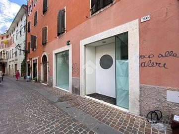 NEGOZIO A ROVERETO