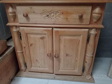 Mobile legno abete con ante e ripiano