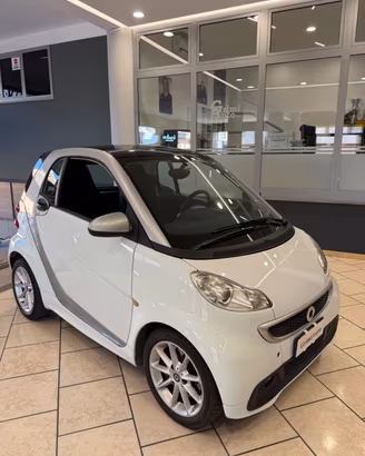 Smart ForTwo 1000 52 kW MHD coupé pure