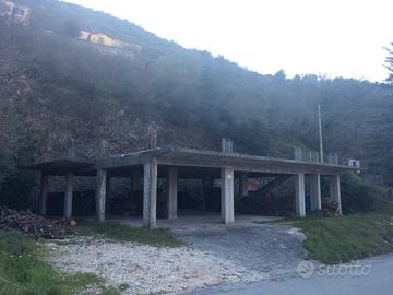 Fabbricato con terreno a Montaquila (IS)