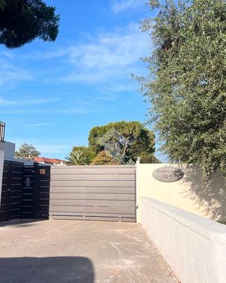 VILLA A SCHIERA A BARI