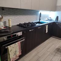 Cucina completa di elettrodomestici