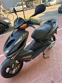 Motorino Yamaha Aerox R 50cc (2011) - 7.176km
