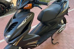Motorino Yamaha Aerox R 50cc (2011) - 7.176km