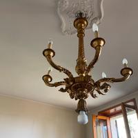 Lampadario in legno dorato con 6 punti luce