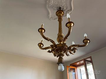 Lampadario in legno dorato con 6 punti luce