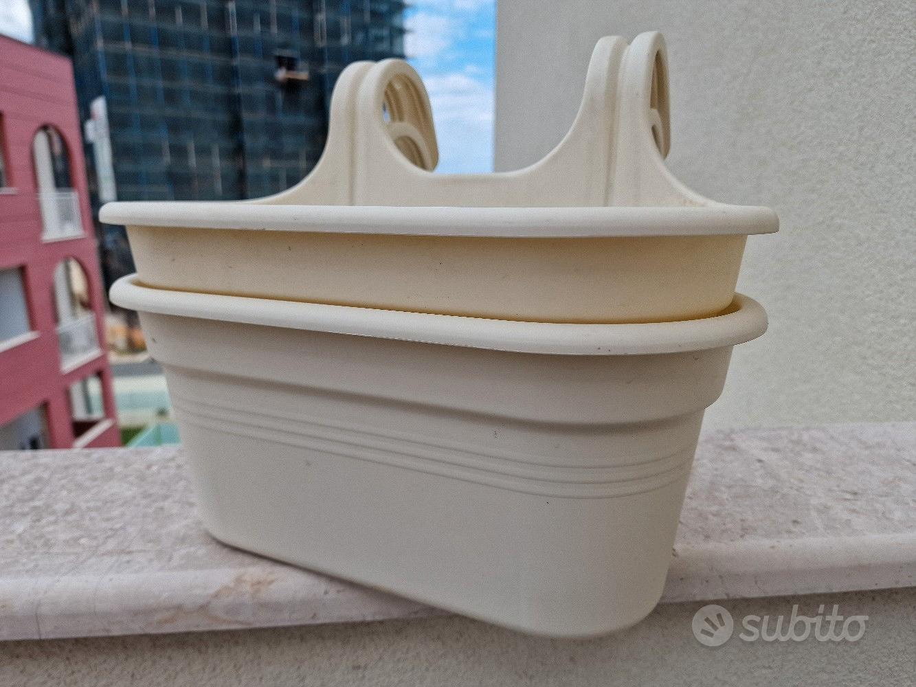 Fioriera Da Balcone Plastic Forte Con Supporto Metallico E Piattino - 40x19,5x17 Cm - 8 Litri