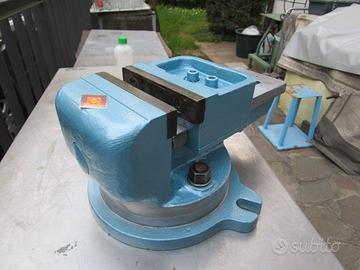 Morsa radiale girevole