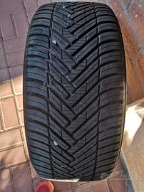 pneumatici 4 stagioni 245/45/17