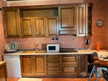 cucina completa il buone condizioni 