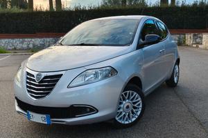 Lancia Ypsilon Eco chic GPL 1.2
49 kW - 187 000 km