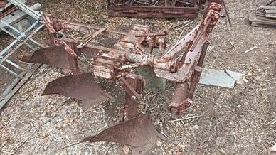 aratro trivomero usato 