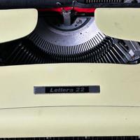 Olivetti lettera 22