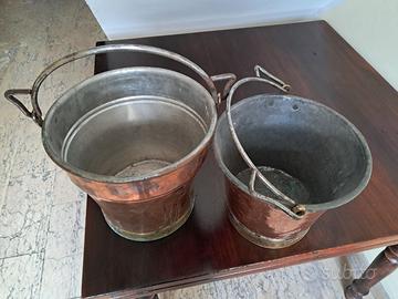 Coppia di secchi antichi in rame