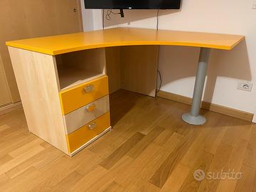 Scrivania da camera angolare