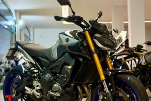 YAMAHA MT-09 SP - VERSIONE SP CON SOSPENSIONI ÖHLI