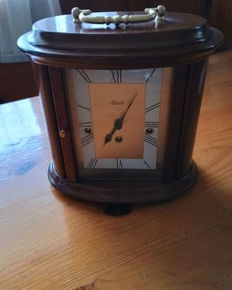 Orologio da collezione a forma ovale