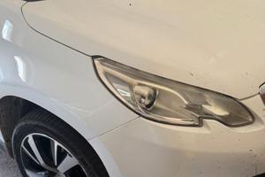 Peugeot 2008 16EHDI115 Allure