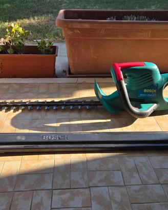 Tagliasiepi elettrico a file Bosch AHS 550-24 ST