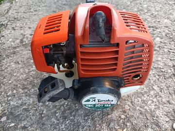 Decespugliatore TANAKA TBC-301 IS