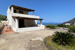 Villa Salema "Salina Malfa"