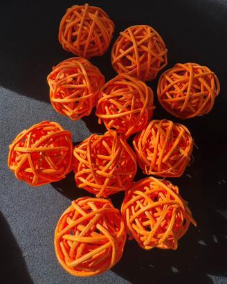 Palline decorative in rattan arancioni