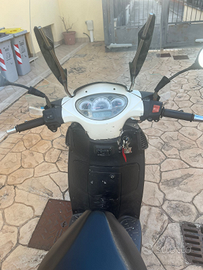 Aprilia Sportcity 300