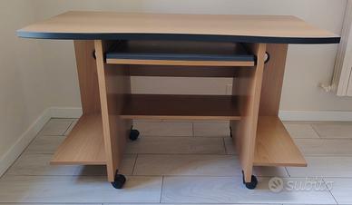 Scrivania per lavoro, studio