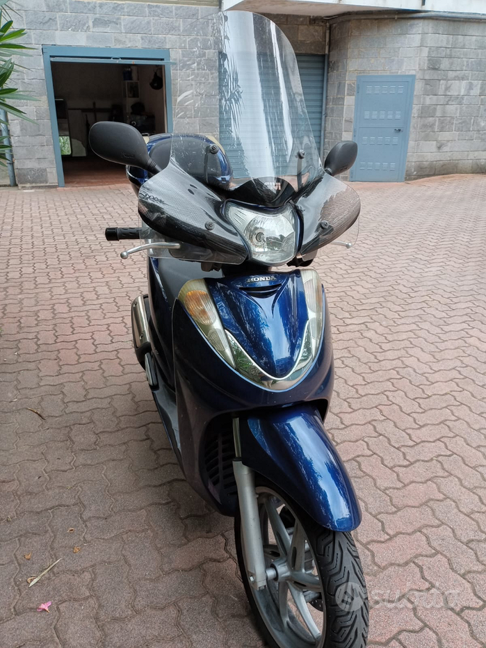 Moto Usate Sh 300 Usato 2011 Honda SH 300 I Bauletto Colore Nero