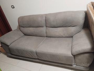 NUOVO DIVANO 3 POSTI 