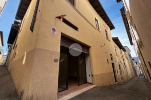4 LOCALI A L'AQUILA