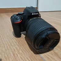 Nikon D5600 + 18-140 VR + 3 batterie + kit lenti