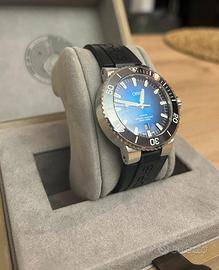 Oris aquis special edition clipperton
