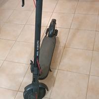 Monopattino elettrico xaiomi 4 lite