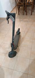 Monopattino elettrico xaiomi 4 lite