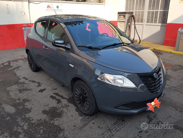 Lancia Ypsilon 1.2GPL della casa perfetta in tutto