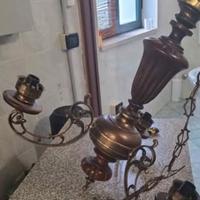 lampadario in bronzo, ottone e legno