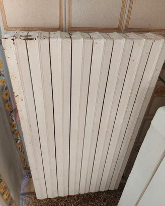 6 termosifoni in ghisa – già smontati – Albenga