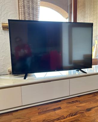 Smart TV LG 49 pollici 4K Ultra HD (Modello 49UF64