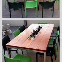 Tavolo in acciaio inox e legno