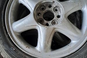 cerchi in lega 6 razze + pneumatici