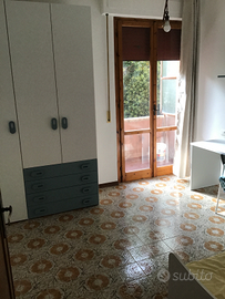 Stanza singola con balcone- per ragazza