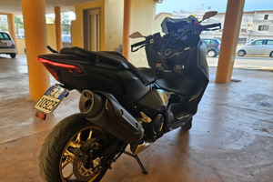 Yamaha T Max 560 - 2022 NUOVO CON ACCESSORI